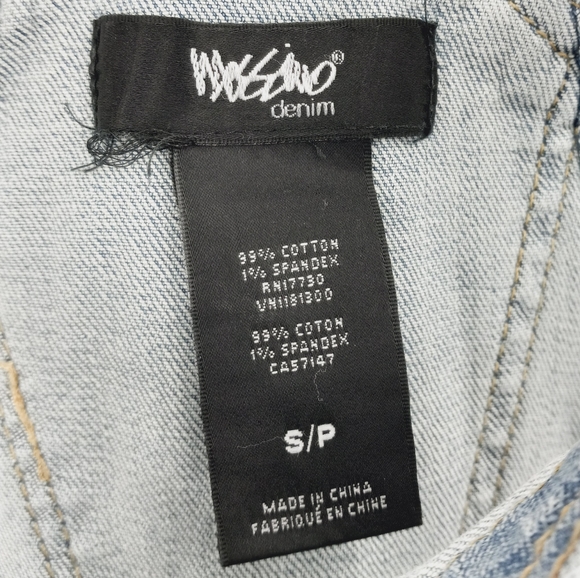 MOSSIMO Jean Shorts Bib Overalls Size S Blue Light Wash Distressed Frayed Hem - Picture 7 of 12